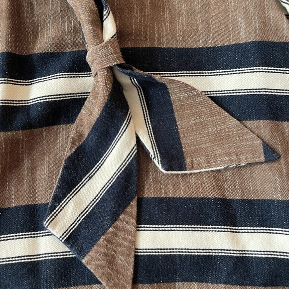 Ace & Jig top with cute tie - Picture 2 of 2